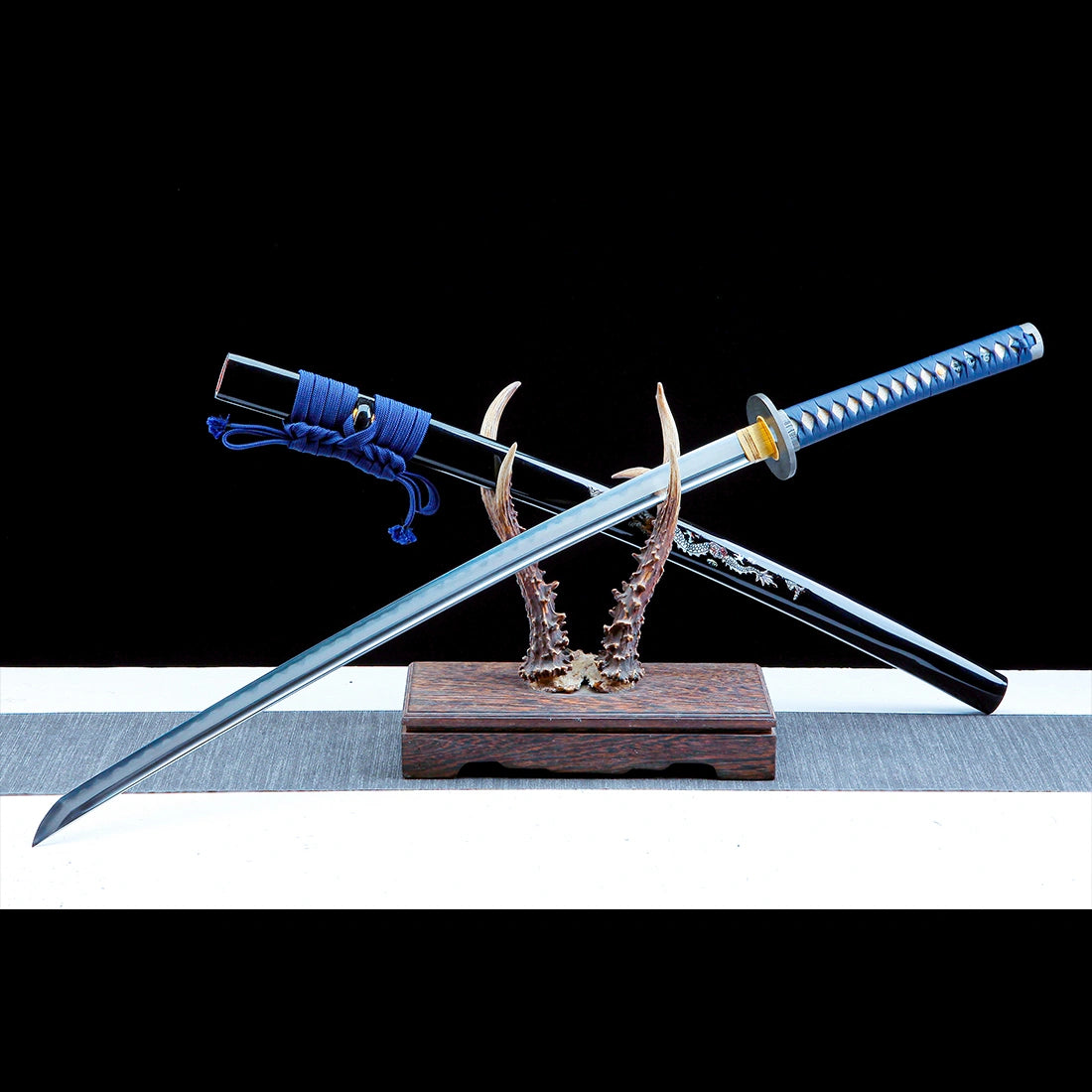 Authentic Japanese Katana Sword – Handmade Damascus Pattern Steel Blade – Black Scabbard