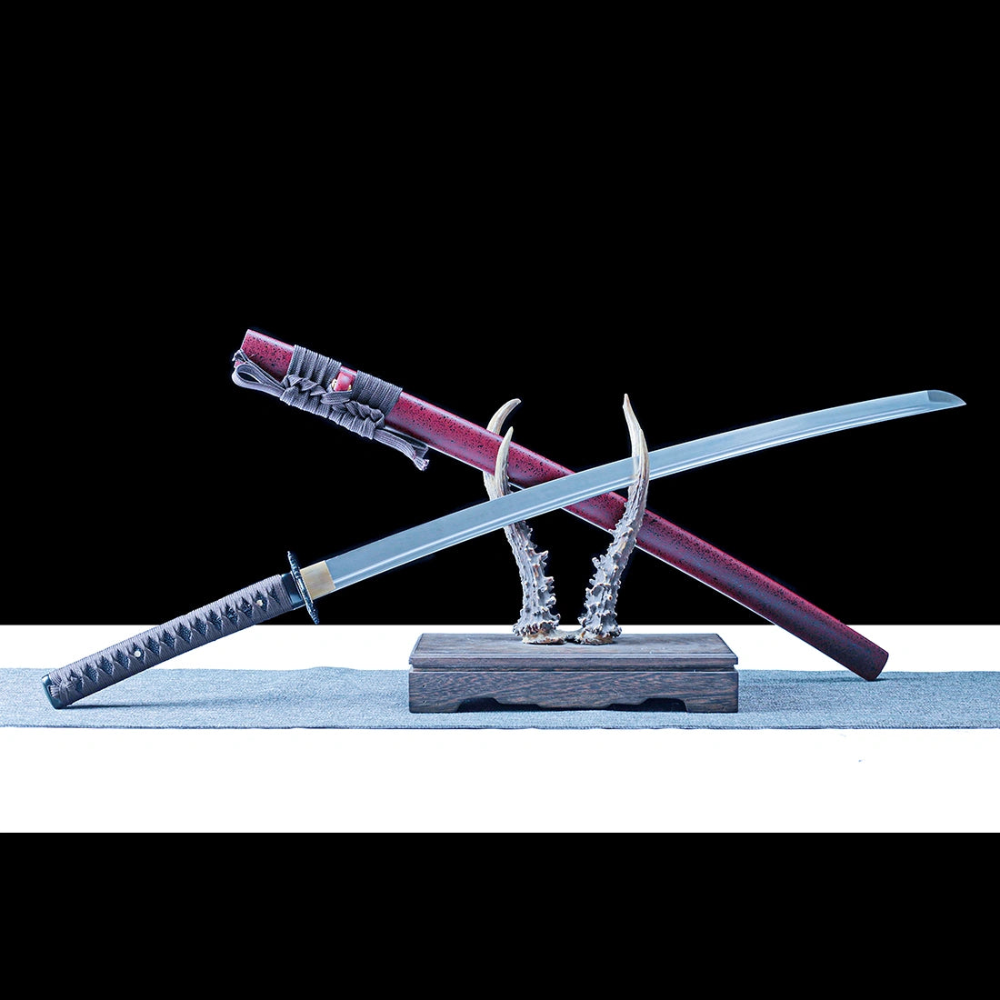 Authentic Katana – High performance Japanese Katana Sword – T10 Carbon Steel Blade – Hand Forge