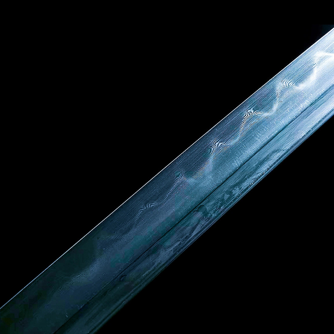 Authentic Tachi Sword – Handmade Damascus Pattern Steel Blade