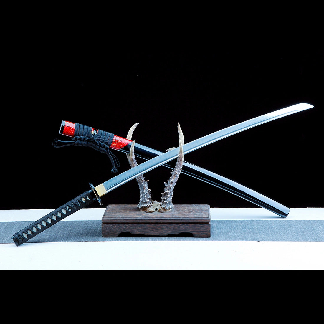 Real Handmade Katana Sword – T10 Carbon Steel Blade – Full Tang – Black – Collector’s Edition