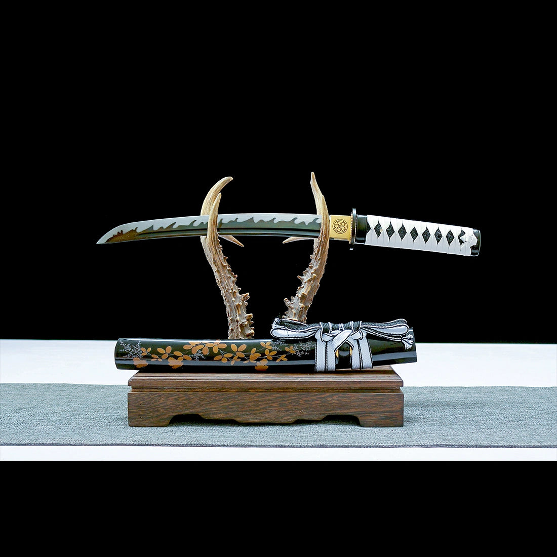 Real Japanese Tanto Sword – Handmade T10 Carbon Steel Blade – Full Tang – Black