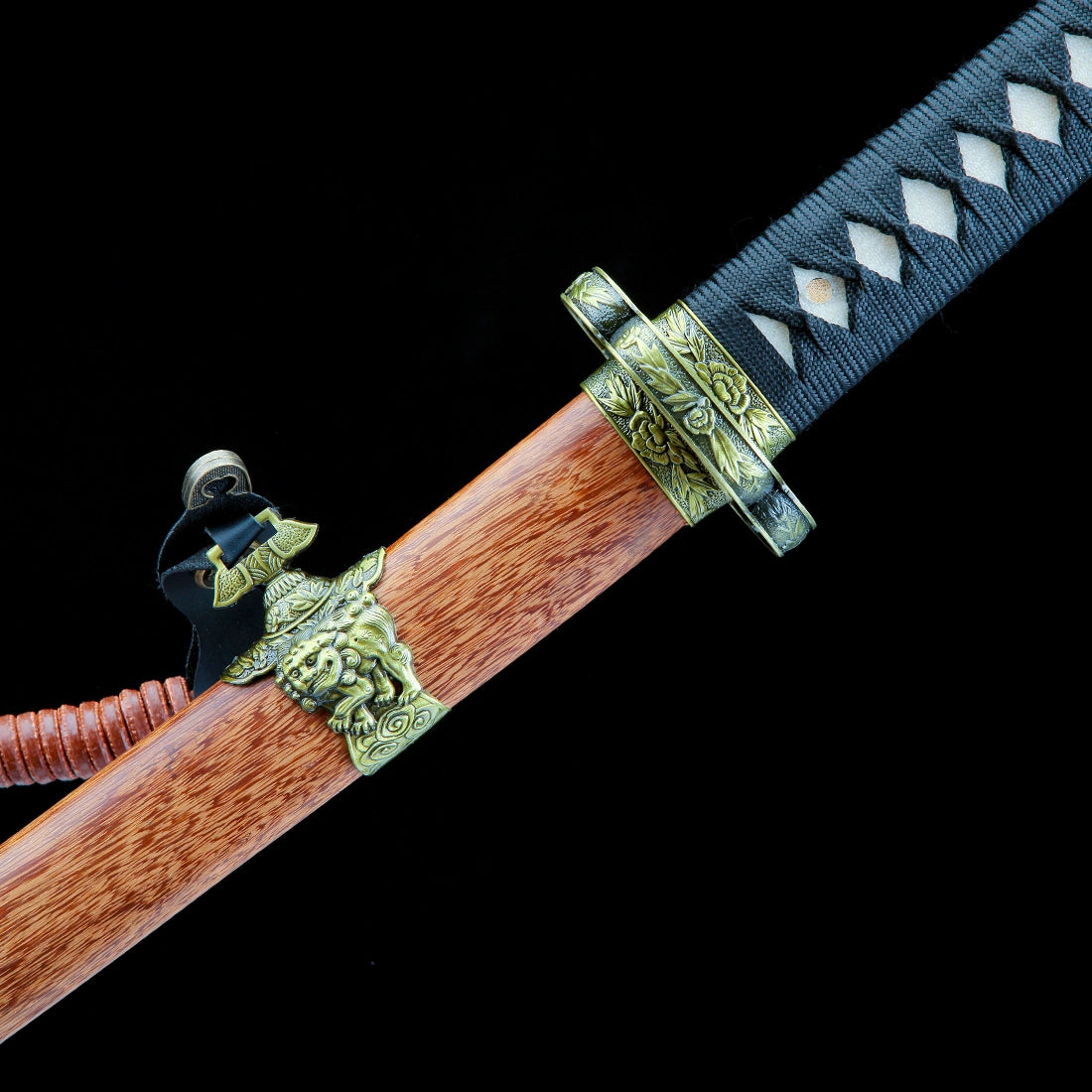Real Tachi Sword – Damascus Patterned Steel Blade – Natural Solid Wood Saya