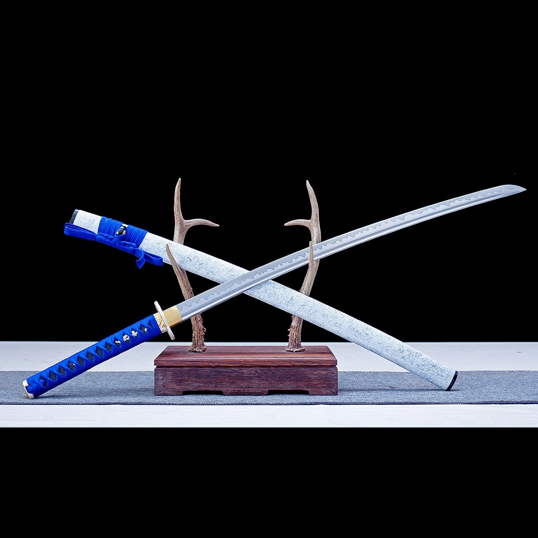 Real Japanese Katana Sword – Handmade T10 Carbon Steel Blade – White – Full Tang