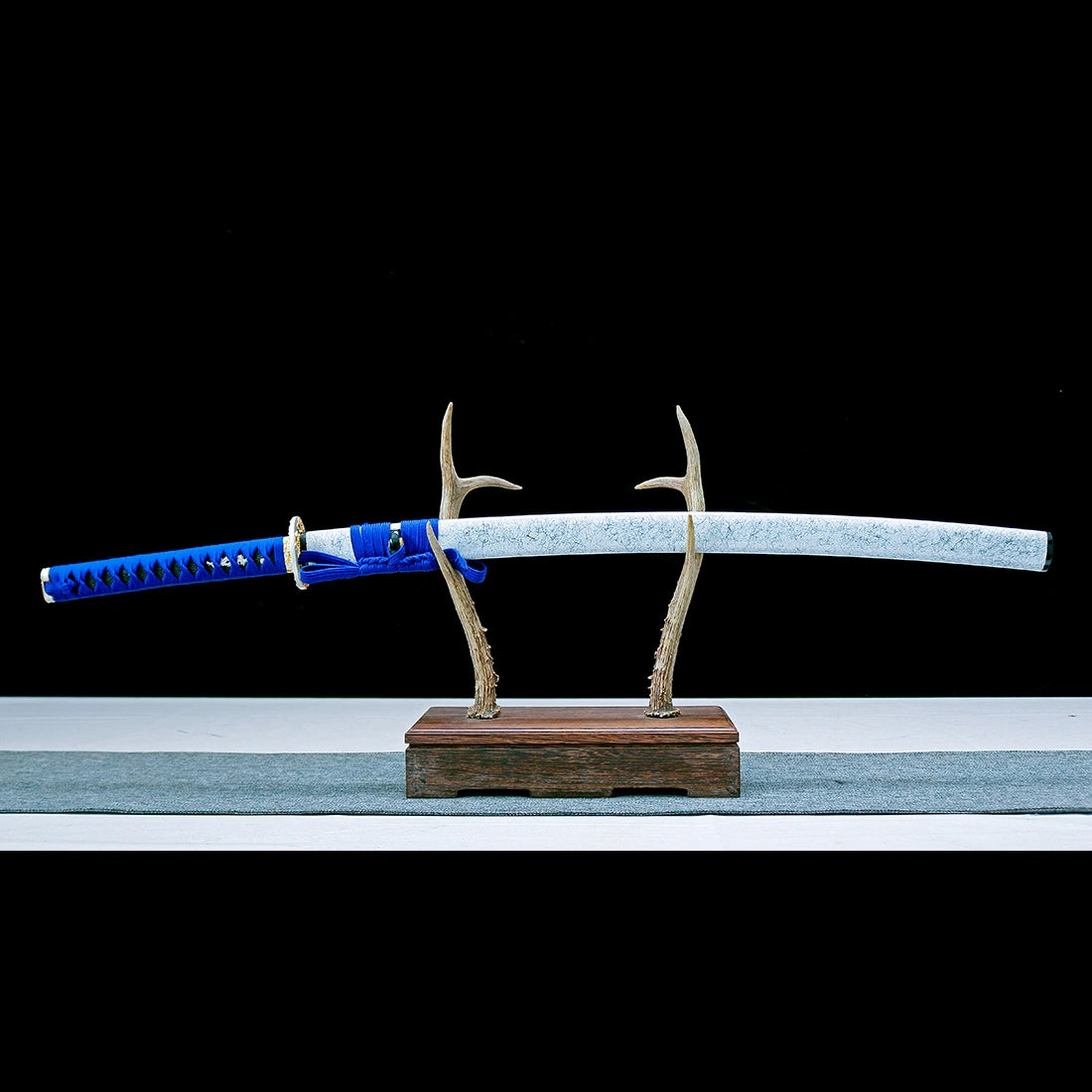 Real Japanese Katana Sword – Handmade T10 Carbon Steel Blade – White – Full Tang