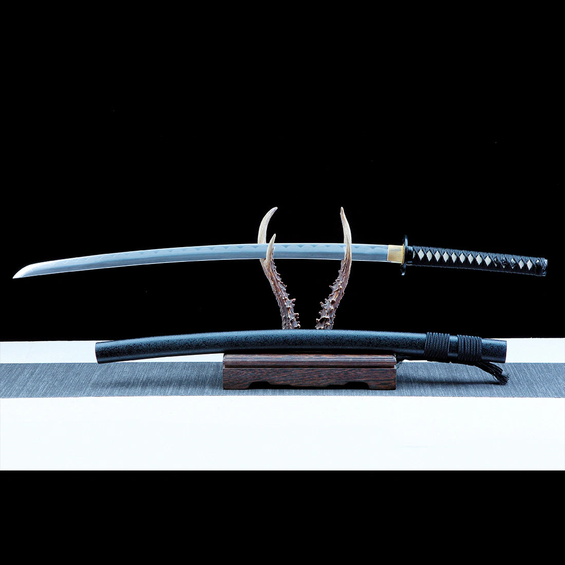 Authentic Japanese Katana Sword – Handmade Manganese Steel Blade – Full Tang – Black