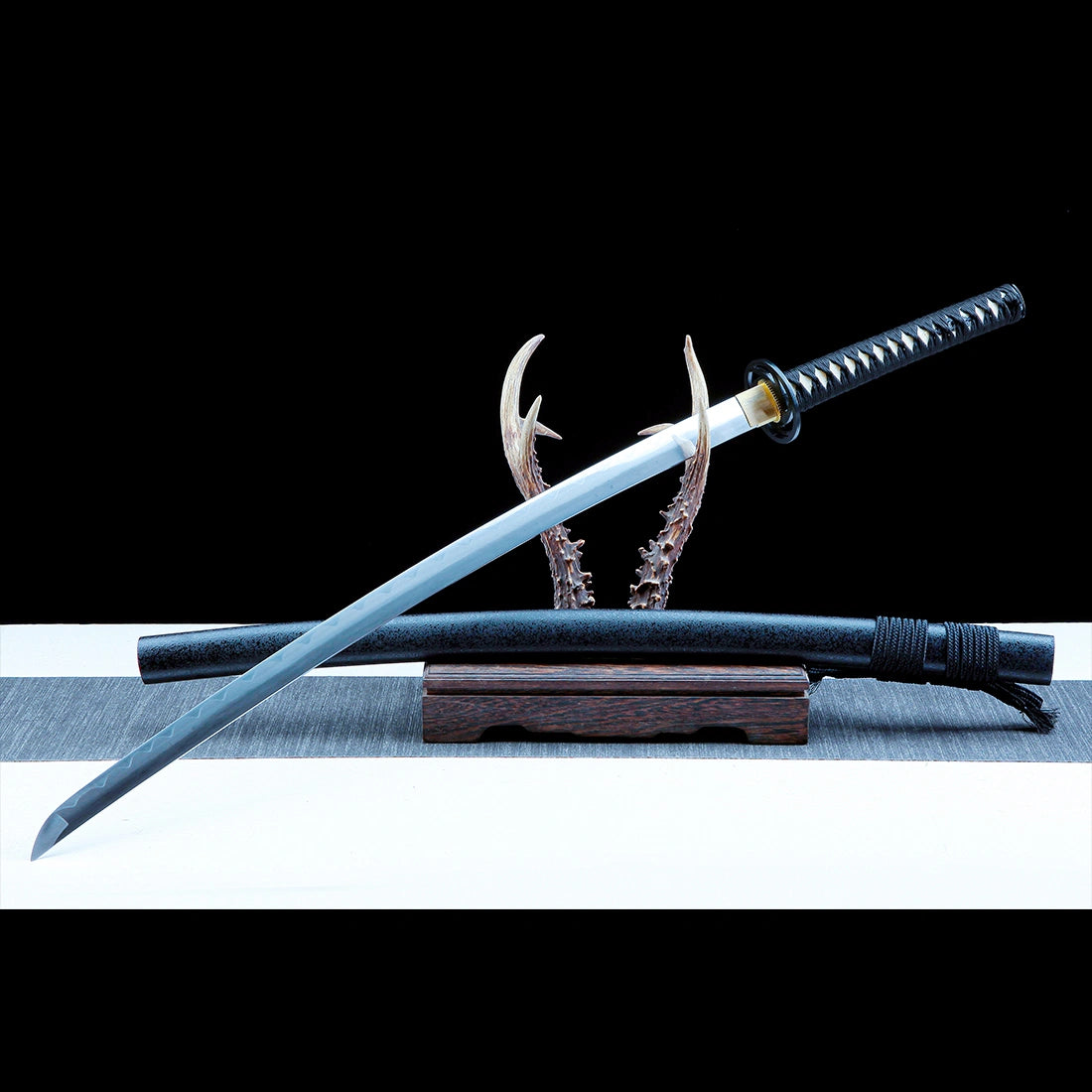 Authentic Japanese Katana Sword – Handmade Manganese Steel Blade – Full Tang – Black