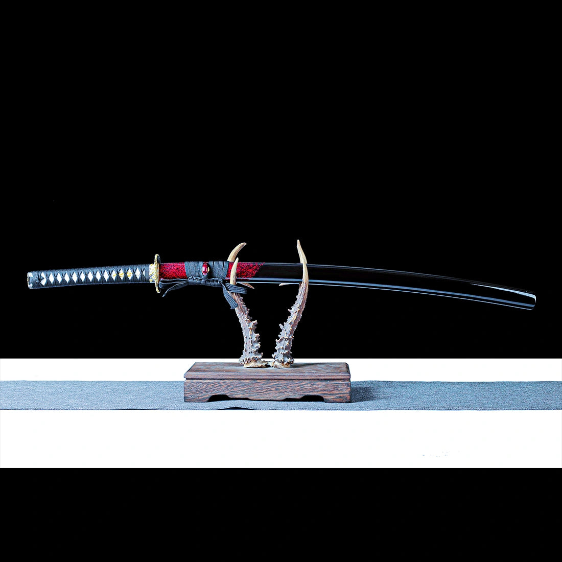 Authentic Katana Sword – Handmade 1060 Carbon Steel Blade – Full Tang – Black Scabbard