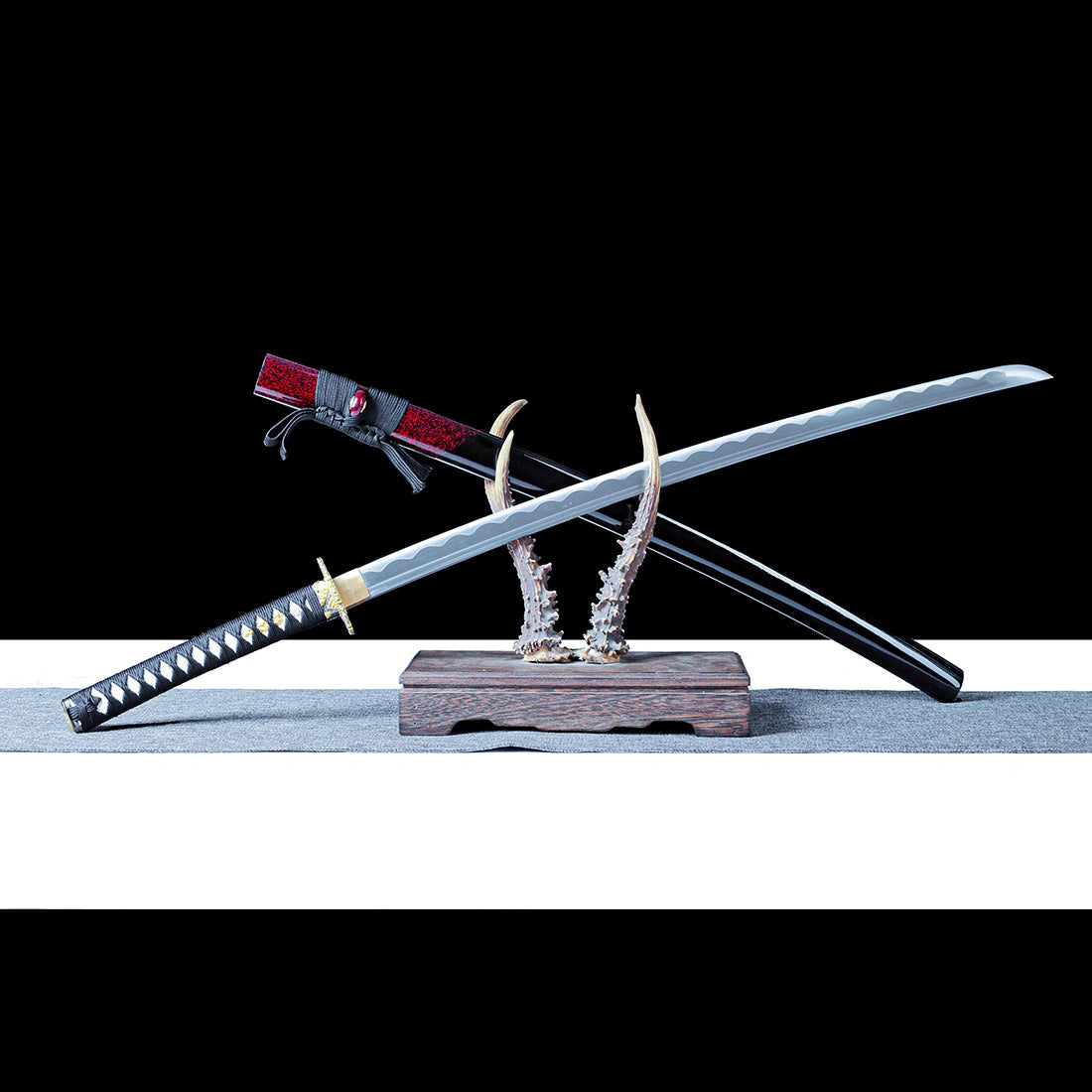 Authentic Katana Sword – Handmade 1060 Carbon Steel Blade – Full Tang – Black Scabbard