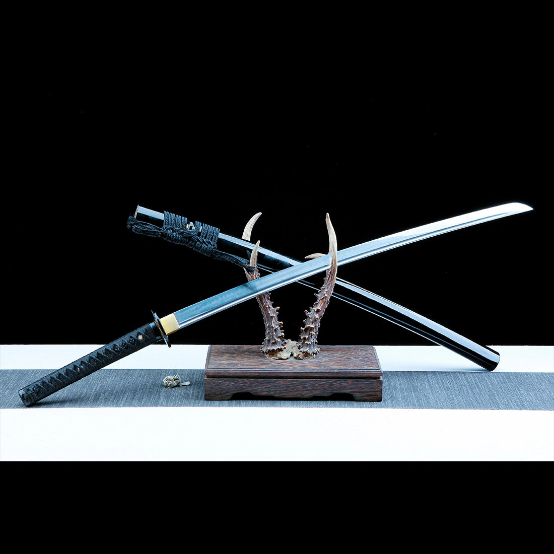Authentic Katana Sword – Handmade 1065 Carbon Steel Blade – Black – Full Tang – Battle Ready