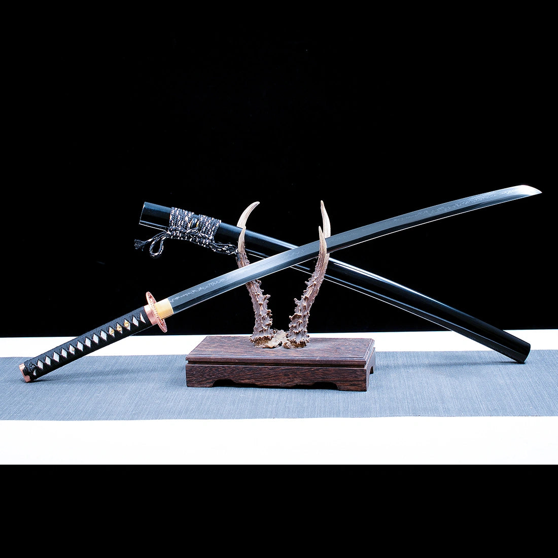 Real Katana Sword – High Performance T10 Carbon Steel Blade – Black – Full Tang