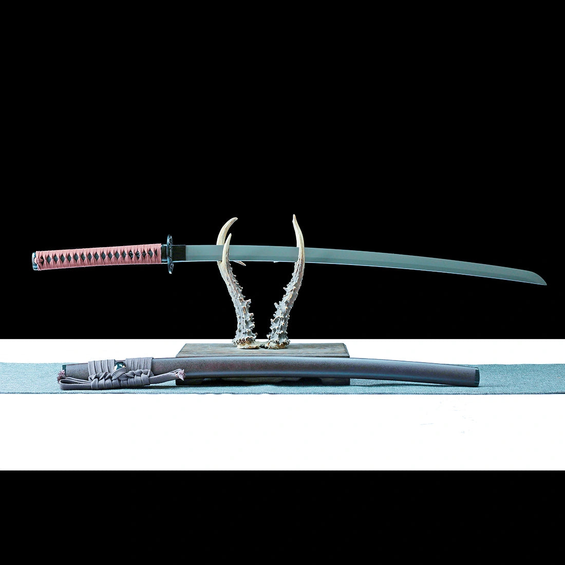 Authentic Katana – High performance Japanese Katana Sword – Titanium-Coated Carbon Steel Blade – Rustproof