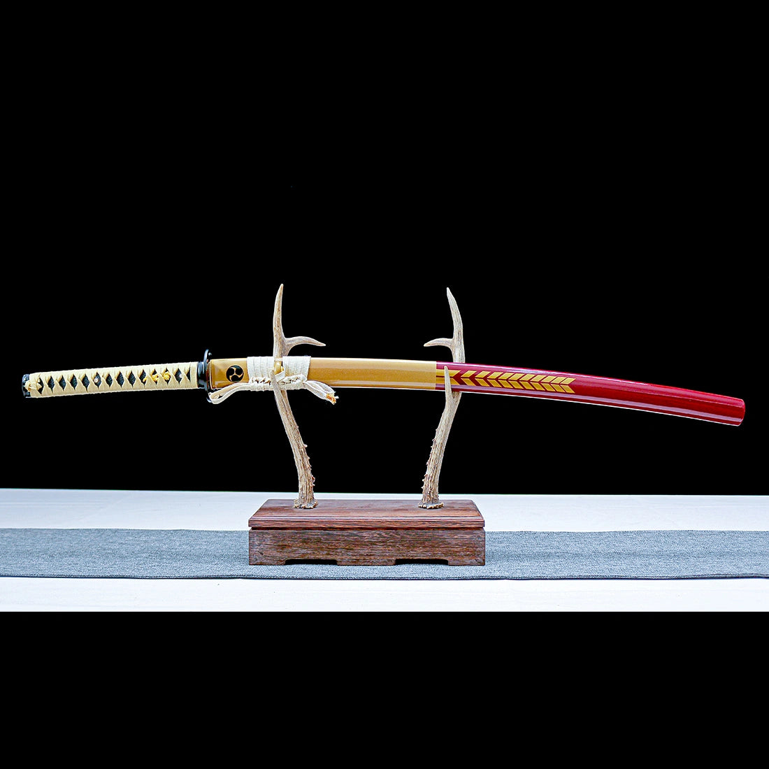 Authentic Katana – High performance Japanese Katana Sword – Black T10 Carbon Steel Blade – Full Tang