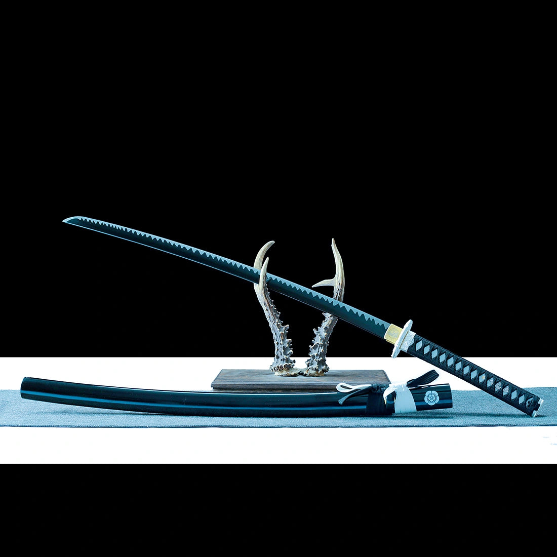 Real Samurai Sword – Handmade 1060 Steel Black Blade – Black Scabbard – Full Tang
