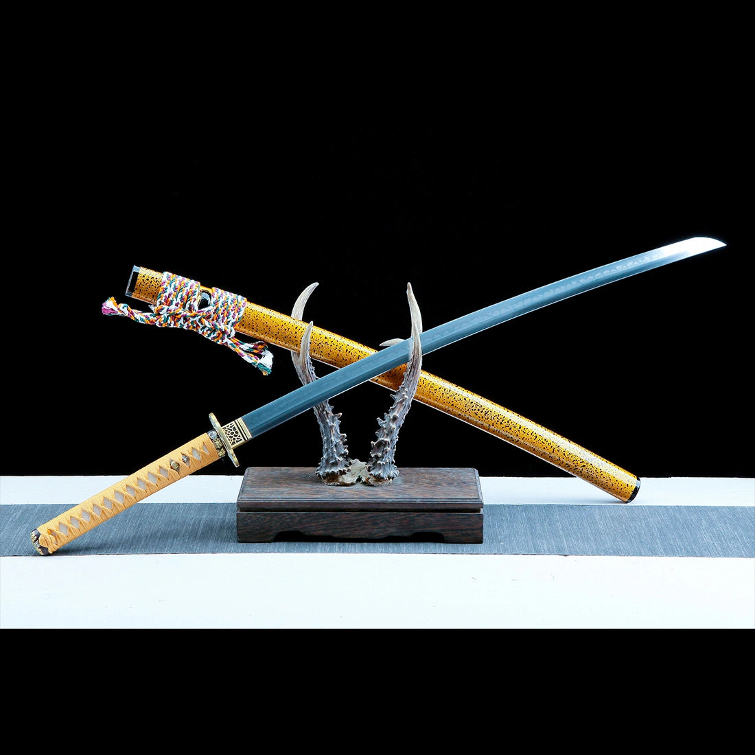 Real Katana Sword – Handmade T10 High Carbon Steel Blade – Gold – Full Tang