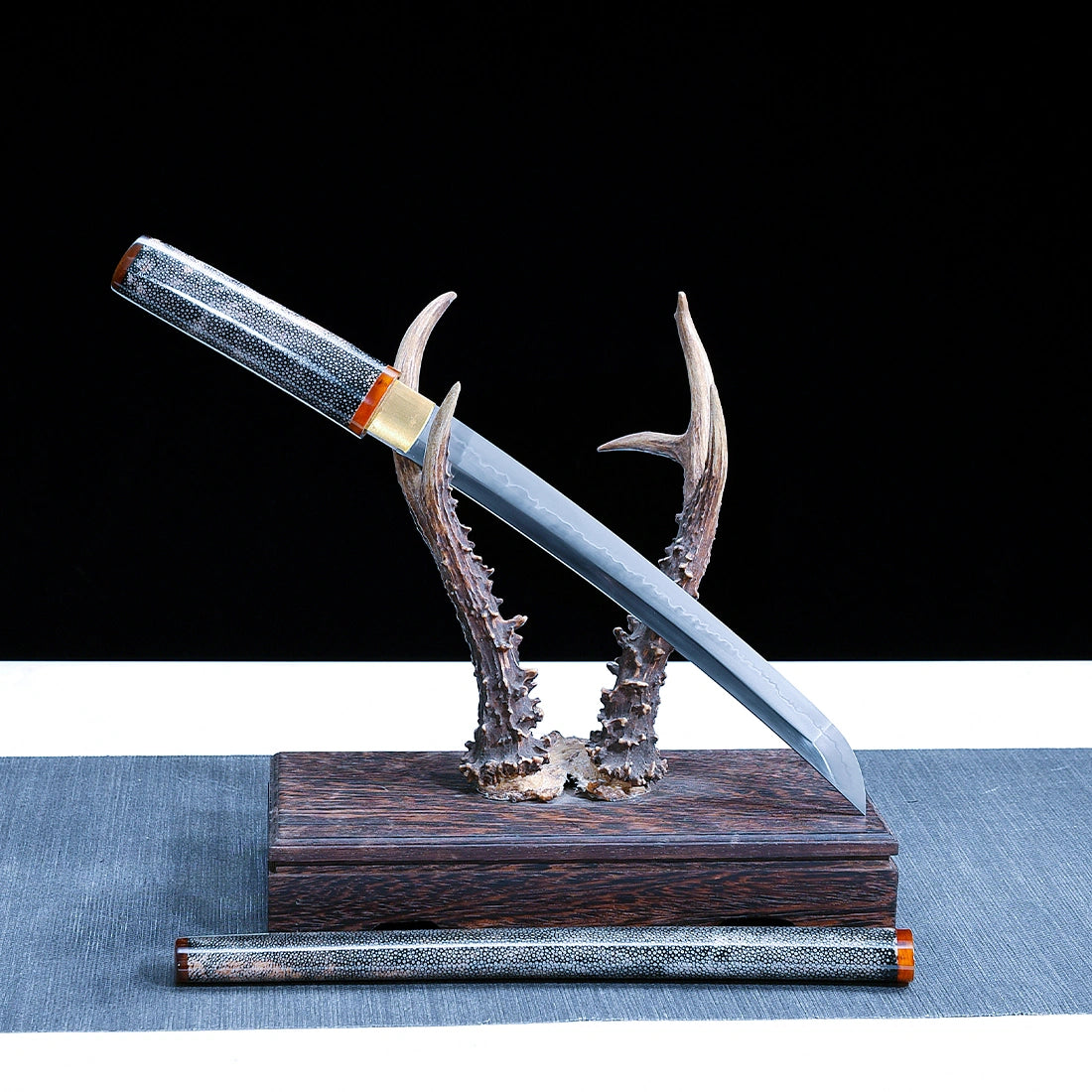 Real Wakizashi Sword – Handmade T10 High Carbon Steel Blade – Full Tang – Gray – Battle Ready