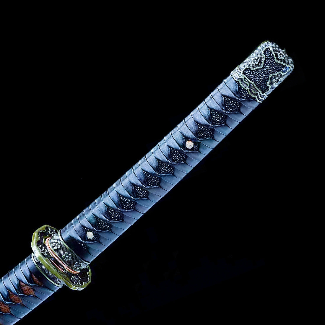 Authentic Tachi Sword – Handmade Damascus Pattern Steel Blade – High Performance – Full Tang – Collector’s Edition