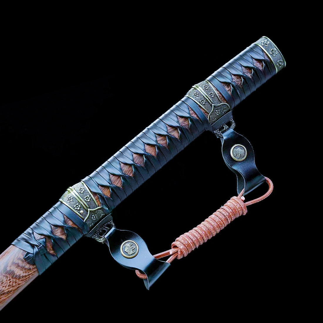Authentic Tachi Sword – Handmade Damascus Pattern Steel Blade – High Performance – Full Tang – Collector’s Edition