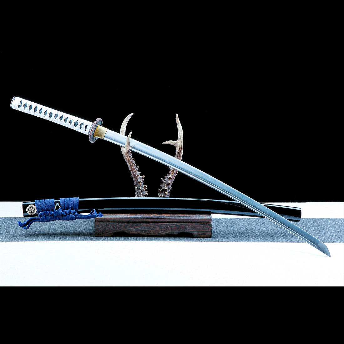 Ghosts of Tsushima Sword Kits​ – Jin Sakai's Katana Replica – Katana and Tanto Set