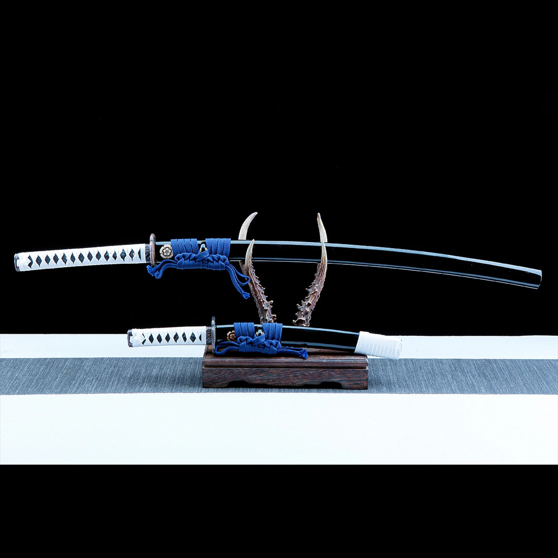 Ghosts of Tsushima Sword Kits​ – Jin Sakai's Katana Replica – Katana and Tanto Set