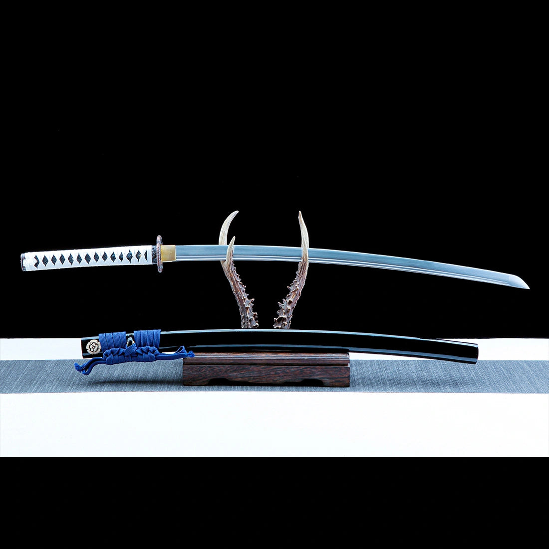 Ghosts of Tsushima Sword Kits​ – Jin Sakai's Katana Replica – Katana and Tanto Set