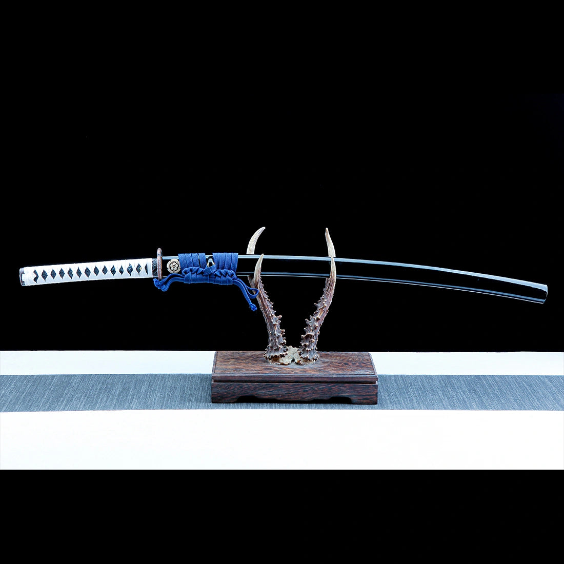 Ghosts of Tsushima Sword Kits​ – Jin Sakai's Katana Replica – Katana and Tanto Set