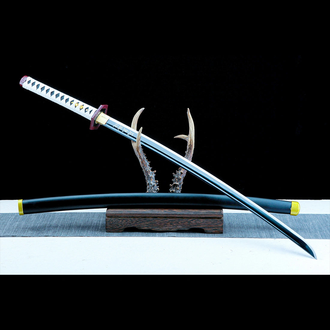 Giyu Tomioka's Sword – Demon Slayer Sword – Kimetsu No Yaiba Sword – Nichirin Sword