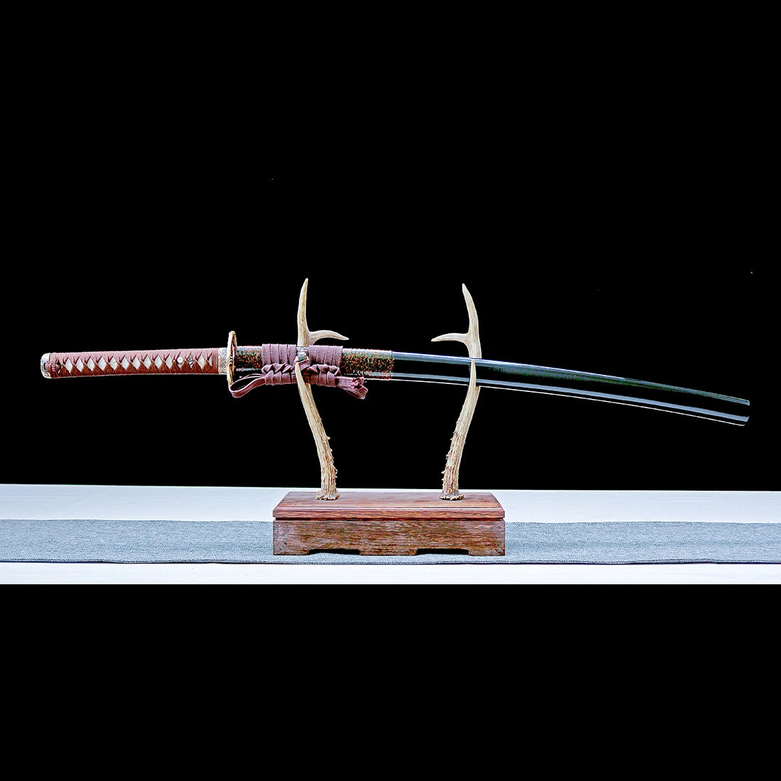 Handmade Katana Sword – Real T10 Steel Clay Tempering Willow Leaf Blade – Black – Full Tang – Battle Ready