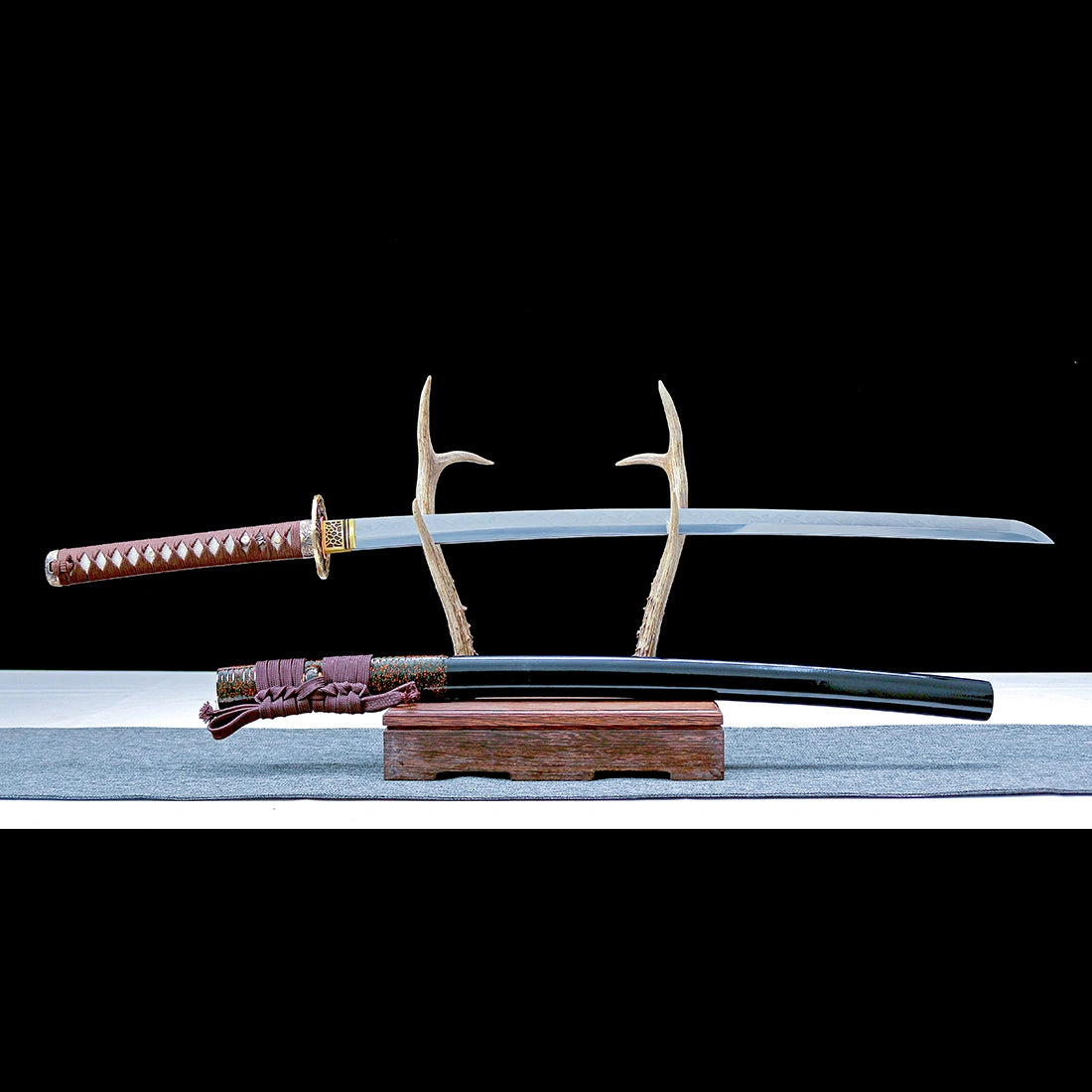 Handmade Katana Sword – Real T10 Steel Clay Tempering Willow Leaf Blade – Black – Full Tang – Battle Ready