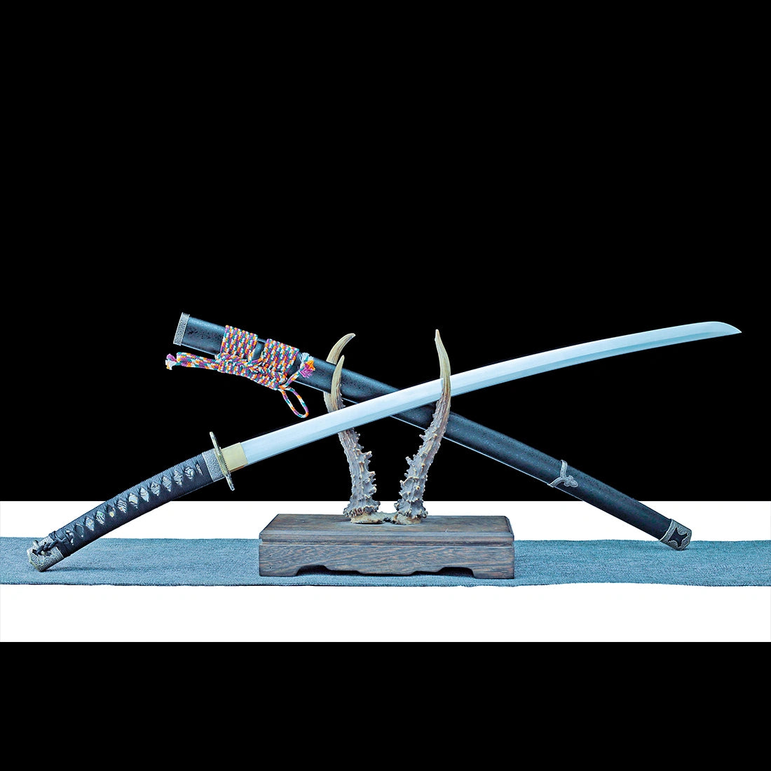 Handmade True Katana Sword – High Performance T10 Carbon Steel Blade – Black Scabbard – Full Tang