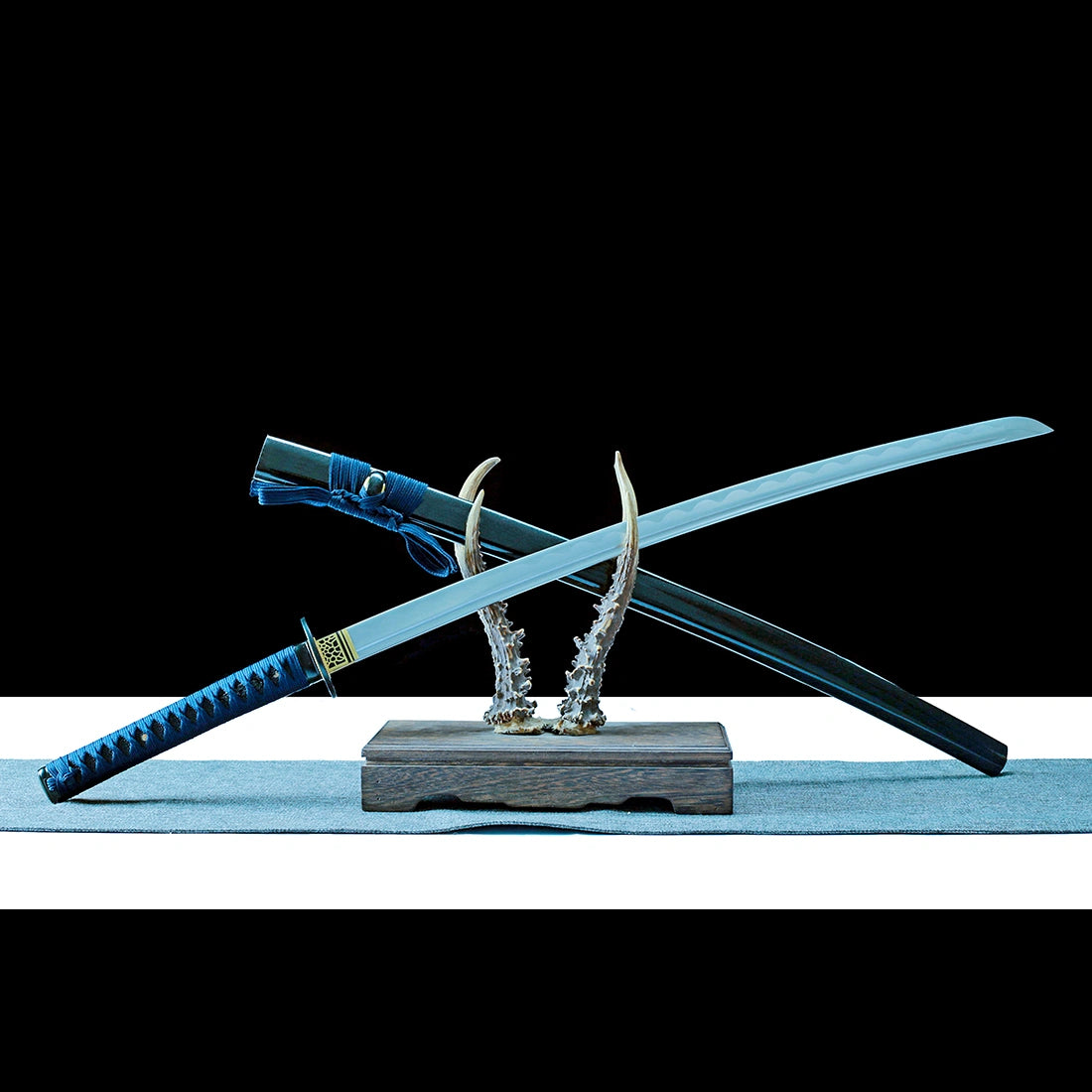 High Performance Katana Sword – Handmade 1060 Carbon Steel Blade – Full Tang – Black Scabbard