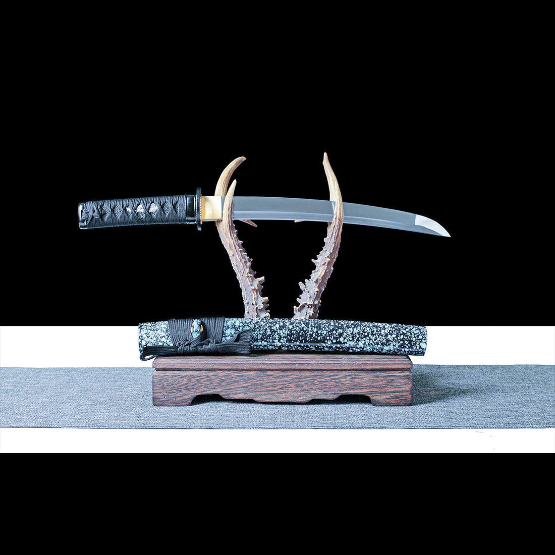 Japanese Tanto Sword – Hand forged 1065 Carbon Steel Blade – Full Tang – Battle Ready