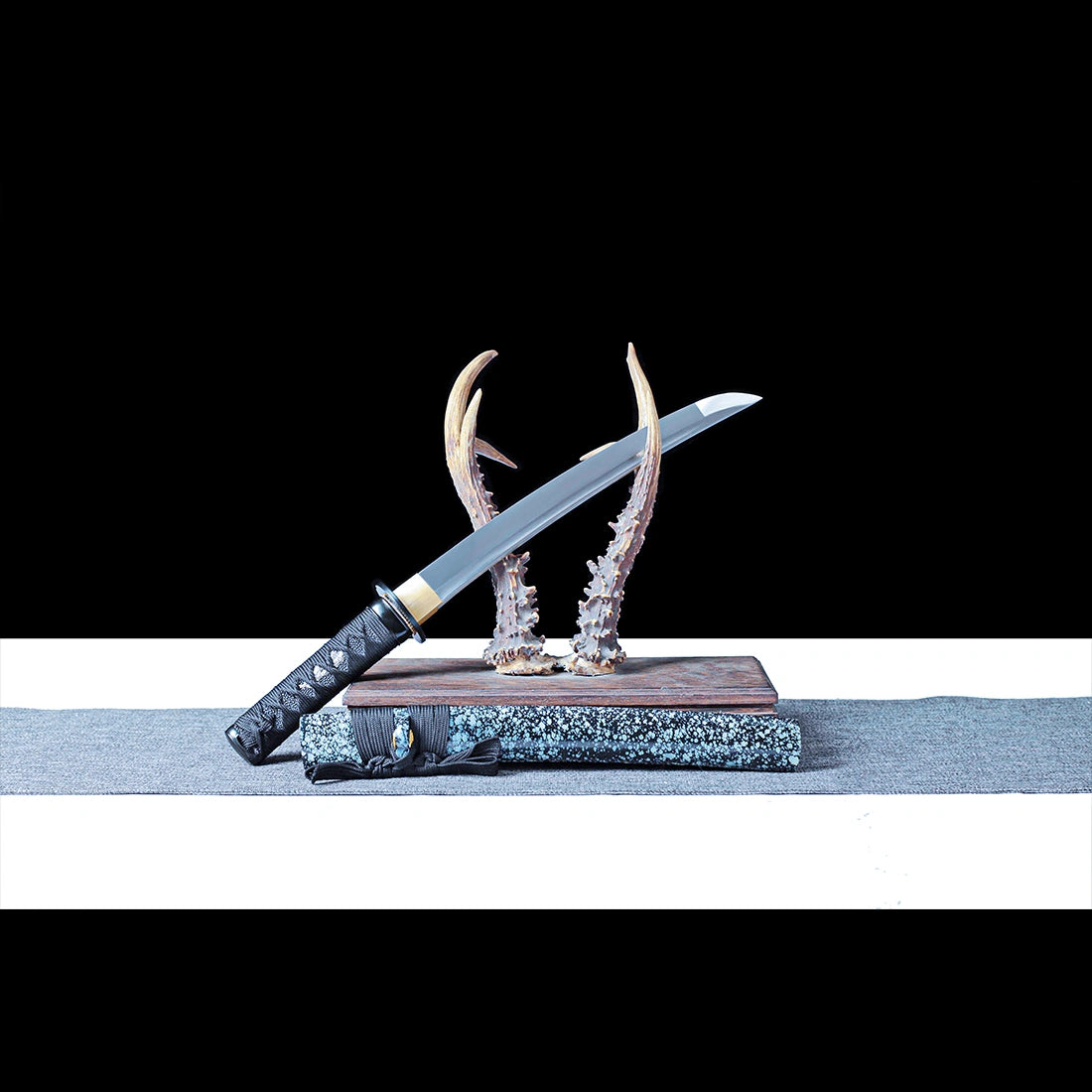 Japanese Tanto Sword – Hand forged 1065 Carbon Steel Blade – Full Tang – Battle Ready