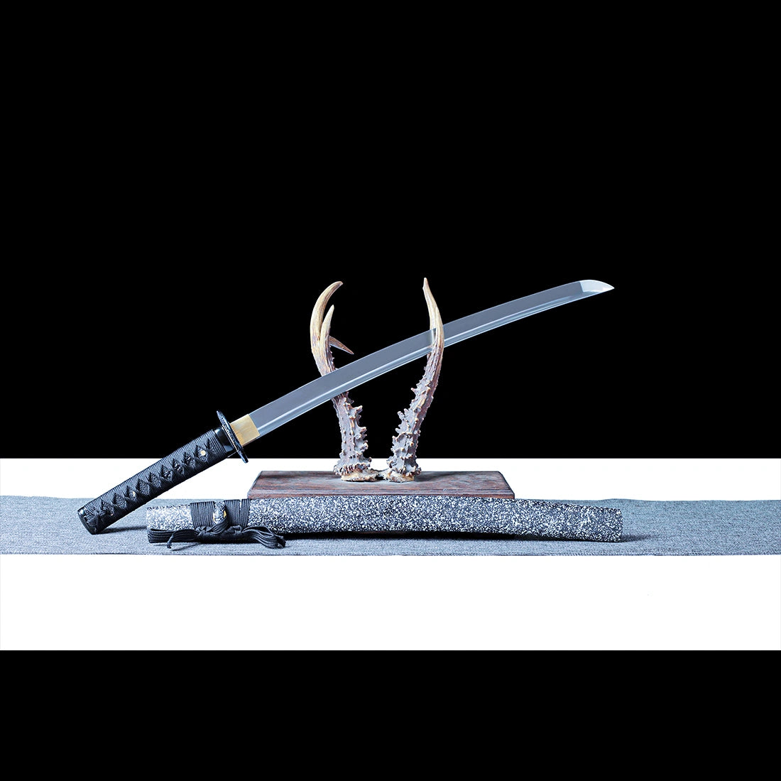 Japanese Wakizashi Sword – Handmade 1065 Carbon Steel Blade – High Performance – Full Tang – Battle Ready