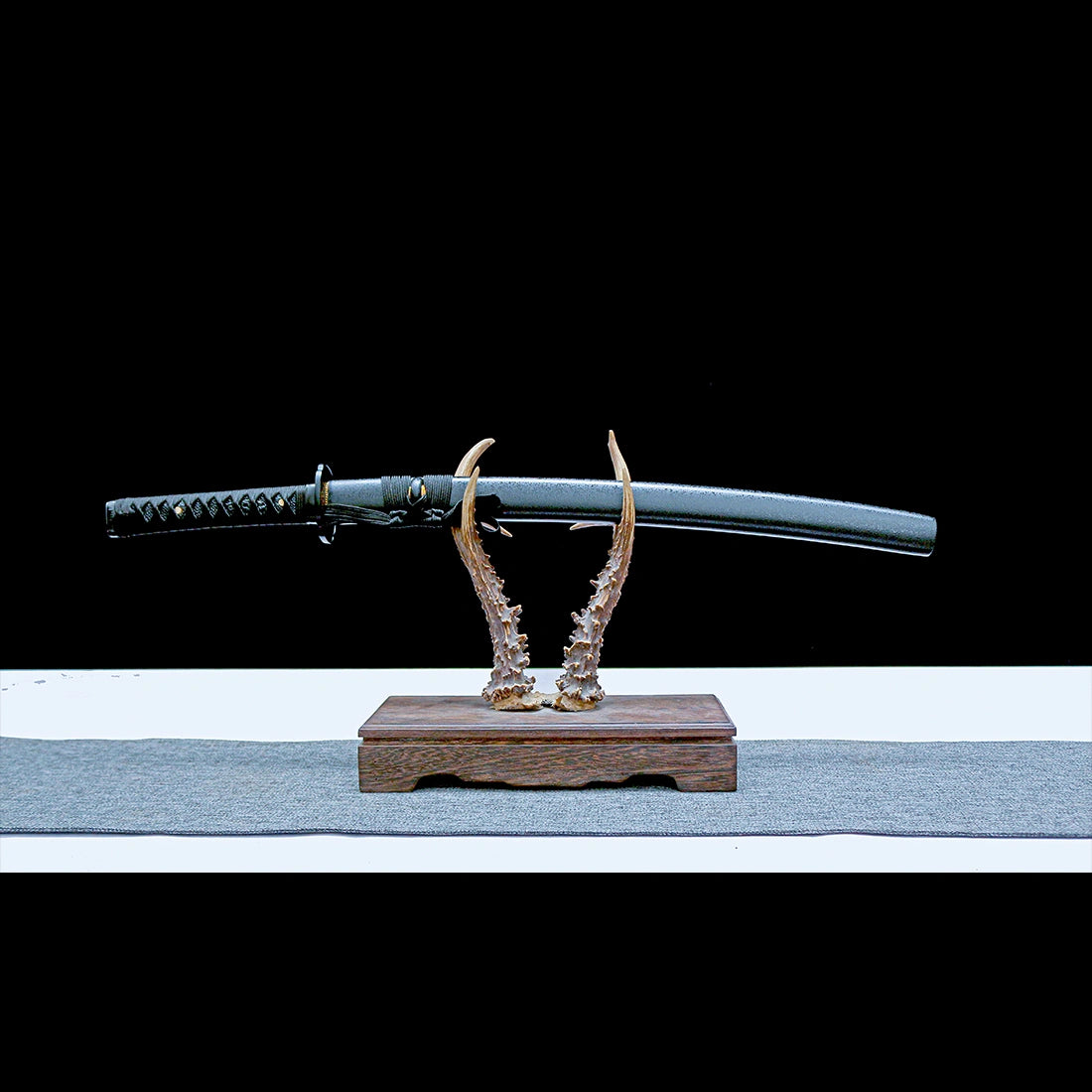 Japanese Wakizashi Sword – Handmade T10 Carbon Steel Blade – Full Tang – Black – Premium Quality