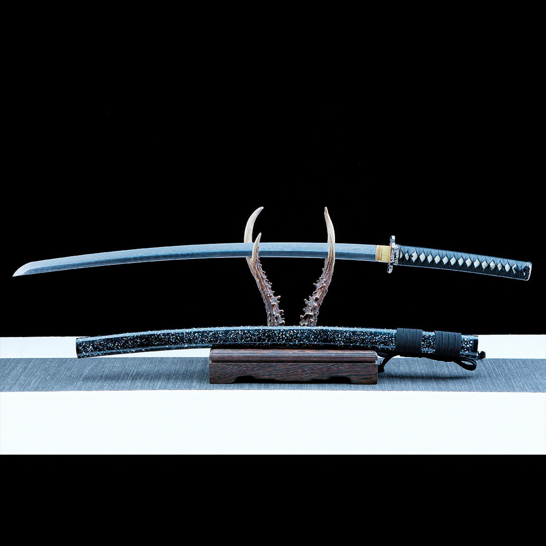 Katana Sword – Handmade Japanese Katana Sword – T10 High Carbon Steel Blade – Black Scabbard