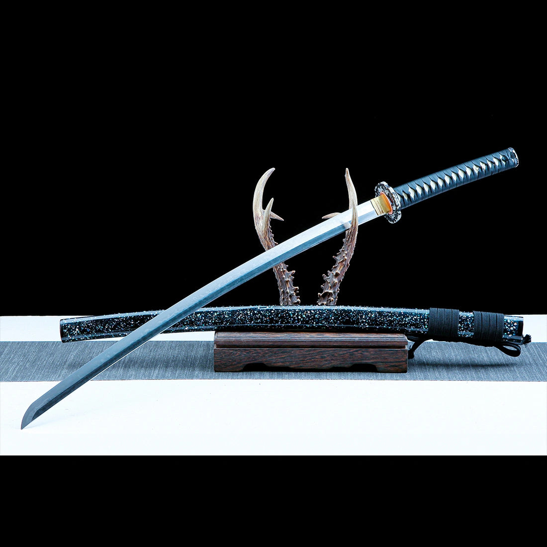 Katana Sword – Handmade Japanese Katana Sword – T10 High Carbon Steel Blade – Black Scabbard
