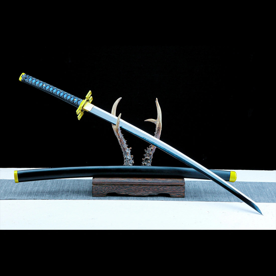 Muichiro Tokito's Sword – Demon Slayer Sword – Kimetsu No Yaiba Sword – Nichirin Sword