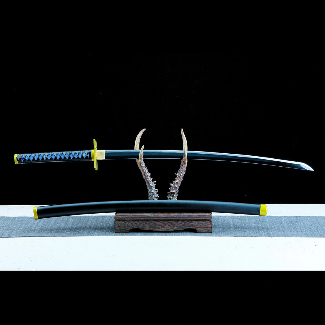 Muichiro Tokito's Sword – Demon Slayer Sword – Kimetsu No Yaiba Sword – Nichirin Sword