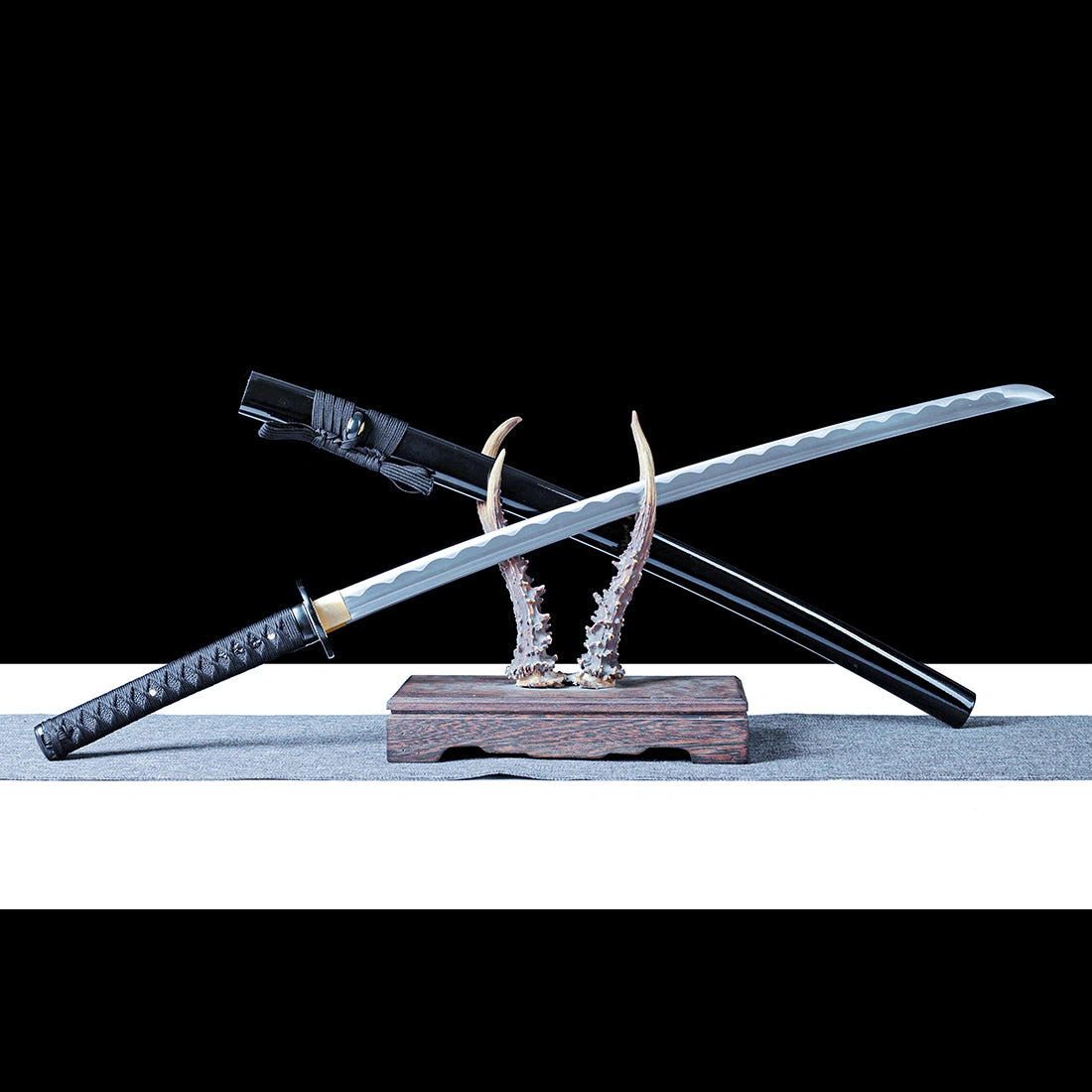 Real Katana Sword – Handmade 1060 Carbon Steel Blade – Black – Full Tang – Premium Quality