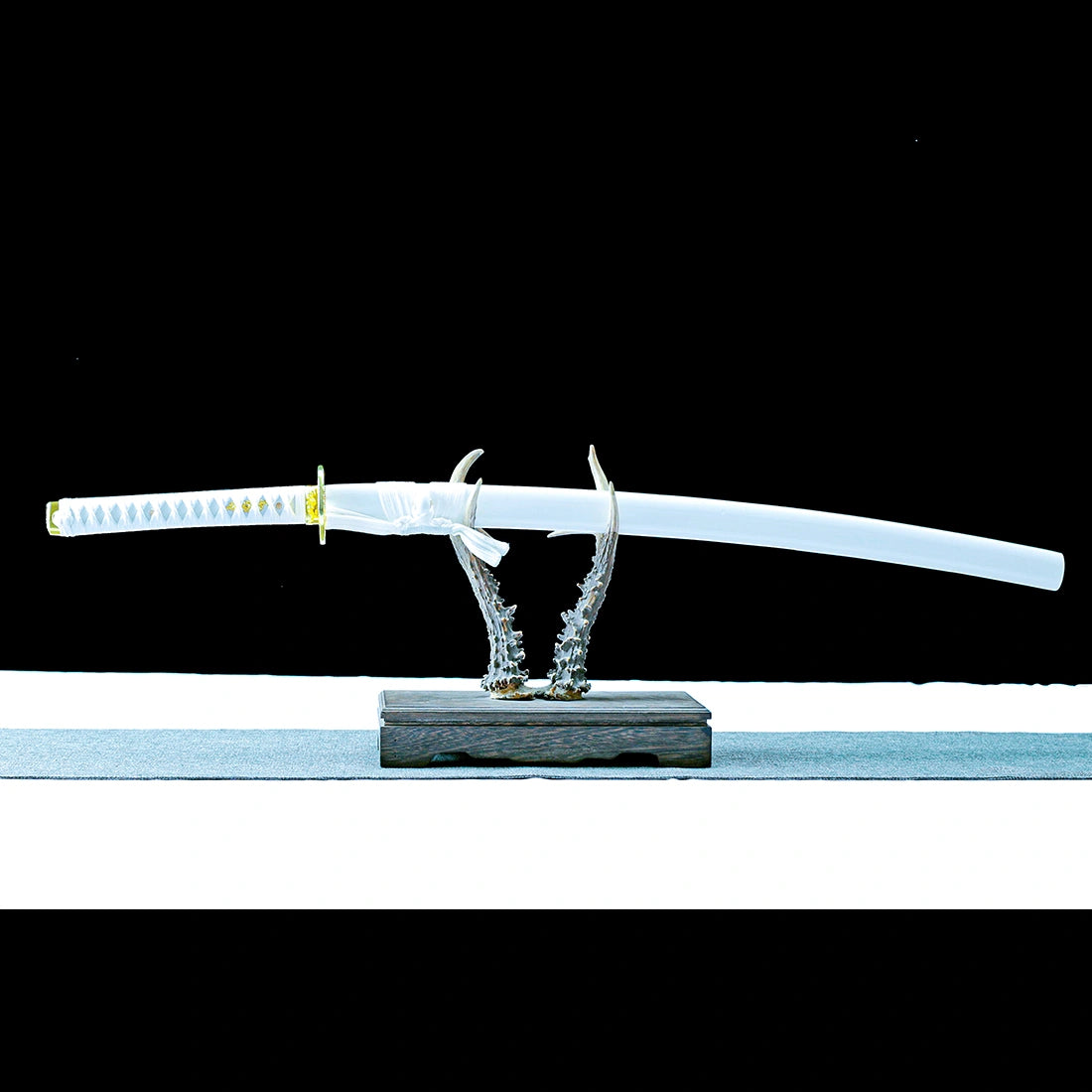 Real Katana Sword – Handmade 1065 Carbon Steel Blade – White – Full Tang – Premium Quality