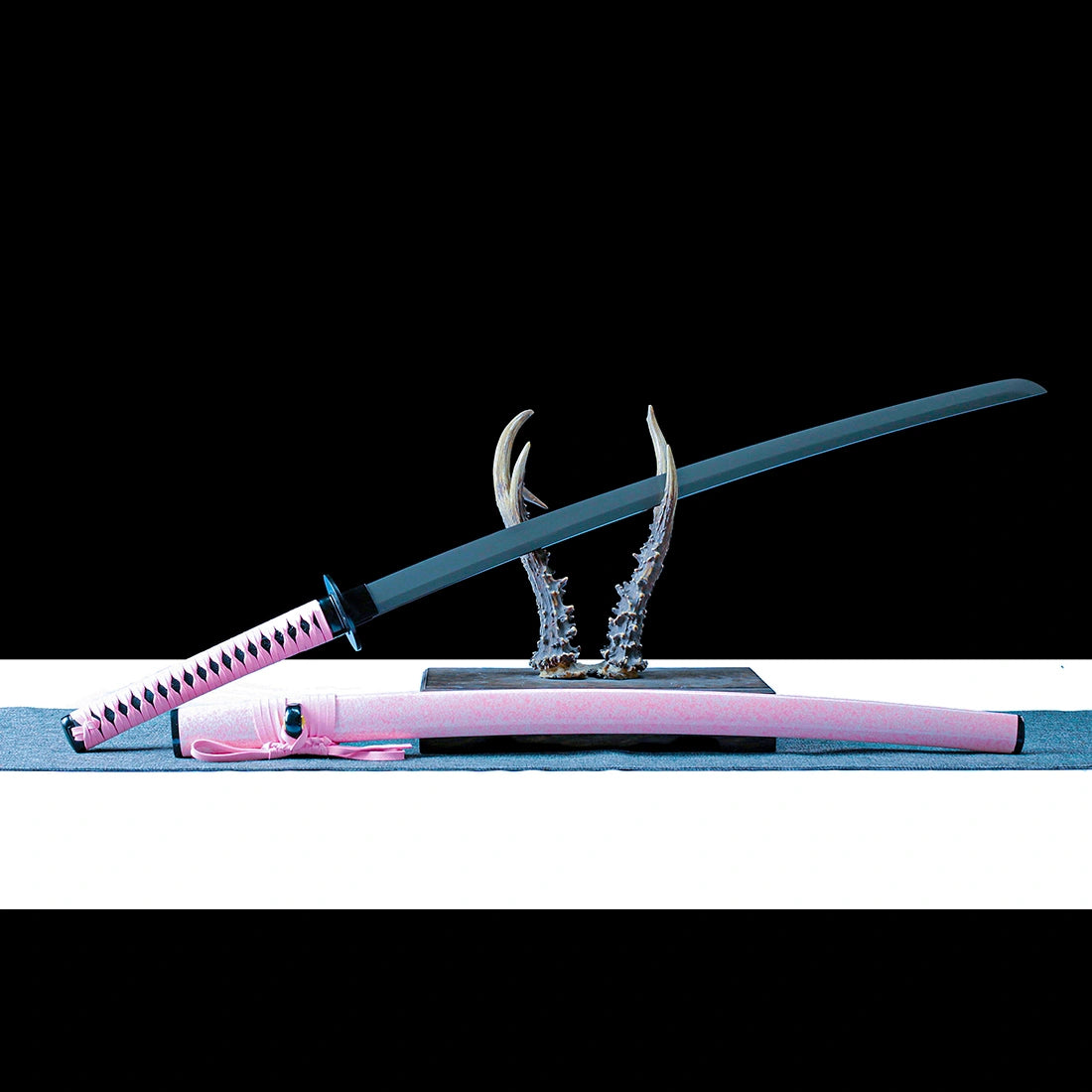 Real Katana Sword – Handmade Gray Titanium-Coated Carbon Steel Blade – Rustproof – Pink Scabbard – Premium Quality