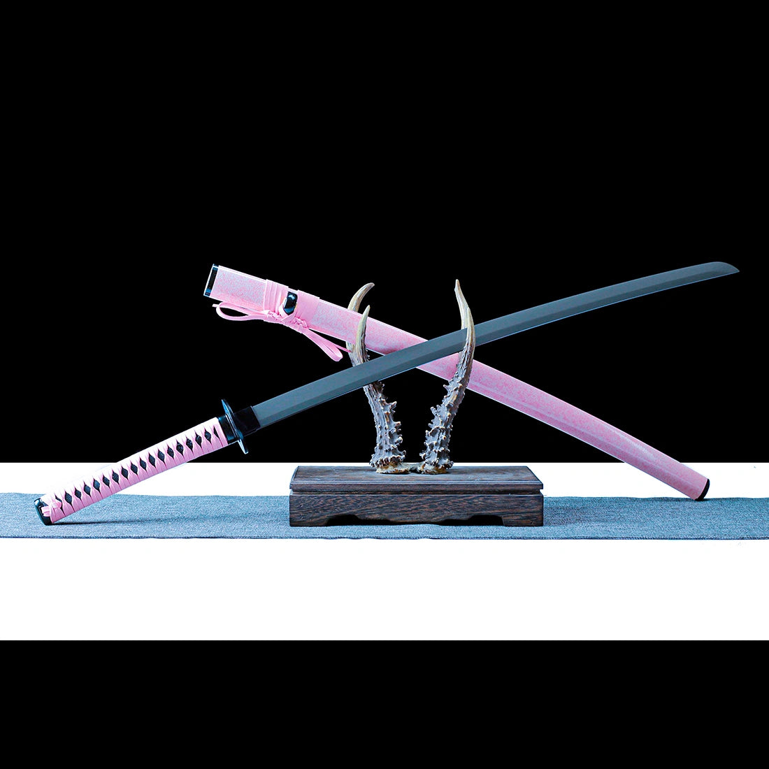 Real Katana Sword – Handmade Gray Titanium-Coated Carbon Steel Blade – Rustproof – Pink Scabbard – Premium Quality