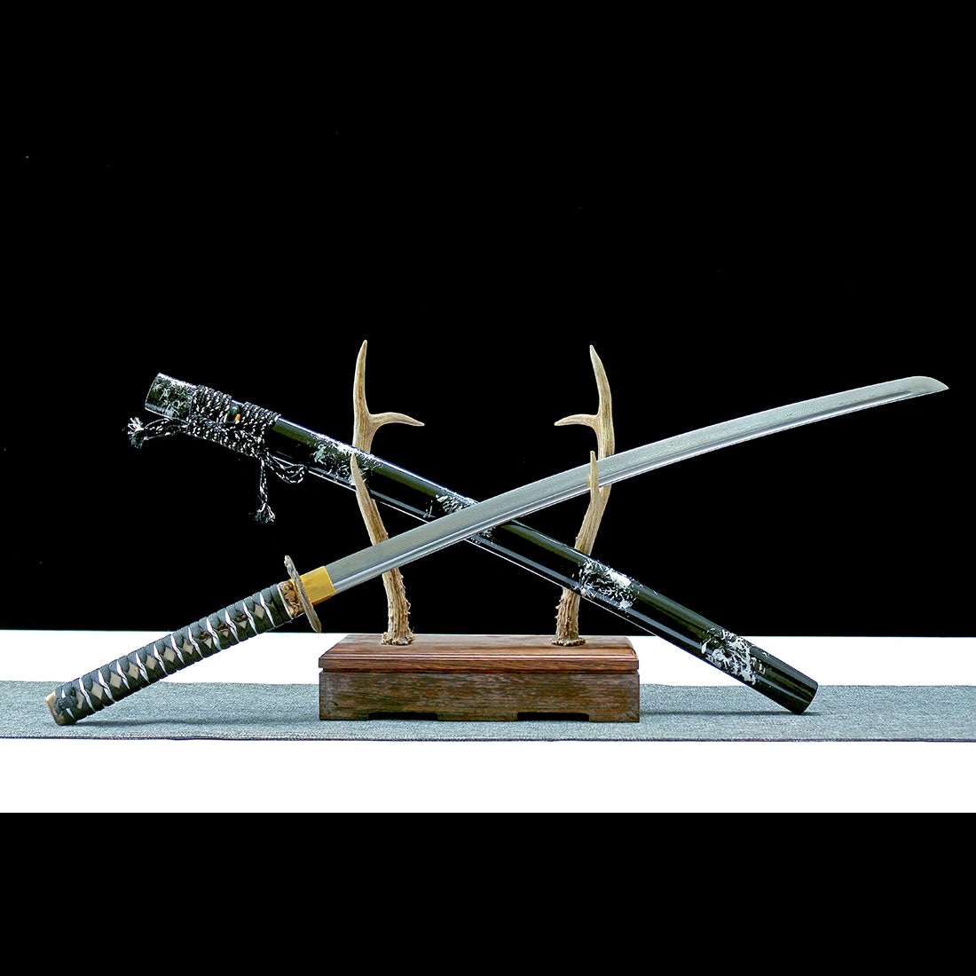 Real Katana Sword – High Performance Damascus Pattern Steel Blade – Full Tang – Black – Premium Quality