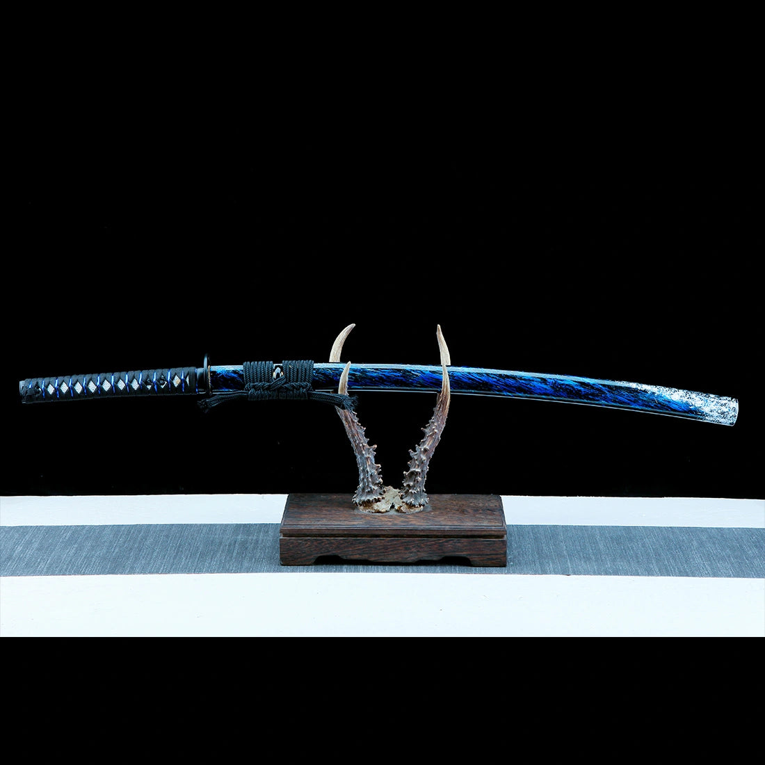 Real Japanese Samurai Sword – Handmade T10 Carbon Steel Blade – Blue – Full Tang – Battle Ready