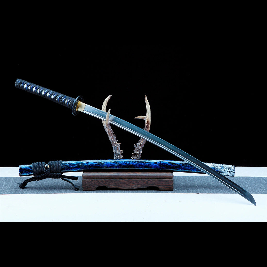 Real Japanese Samurai Sword – Handmade T10 Carbon Steel Blade – Blue – Full Tang – Battle Ready