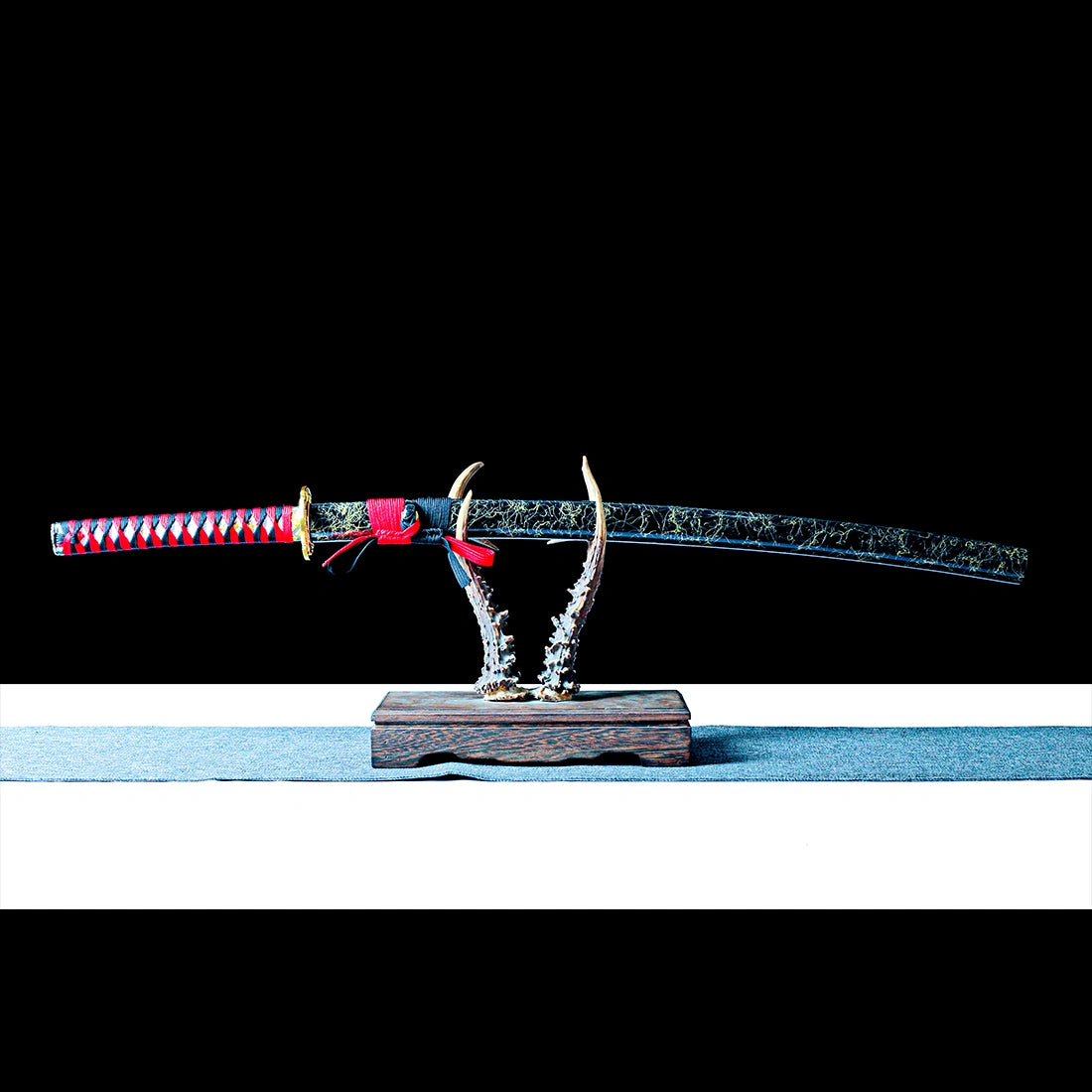 Real Samurai Sword – Handmade 1060 Carbon Steel Blade – Black – Full Tang – Battle Ready
