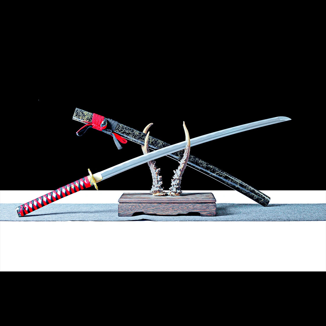 Real Samurai Sword – Handmade 1060 Carbon Steel Blade – Black – Full Tang – Battle Ready