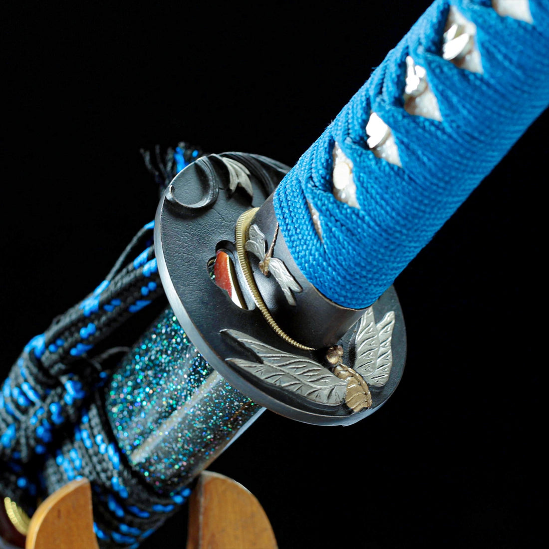 Real Samurai Sword – High Performance Damascus Pattern Steel Blade – Full Tang – Black Scabbard