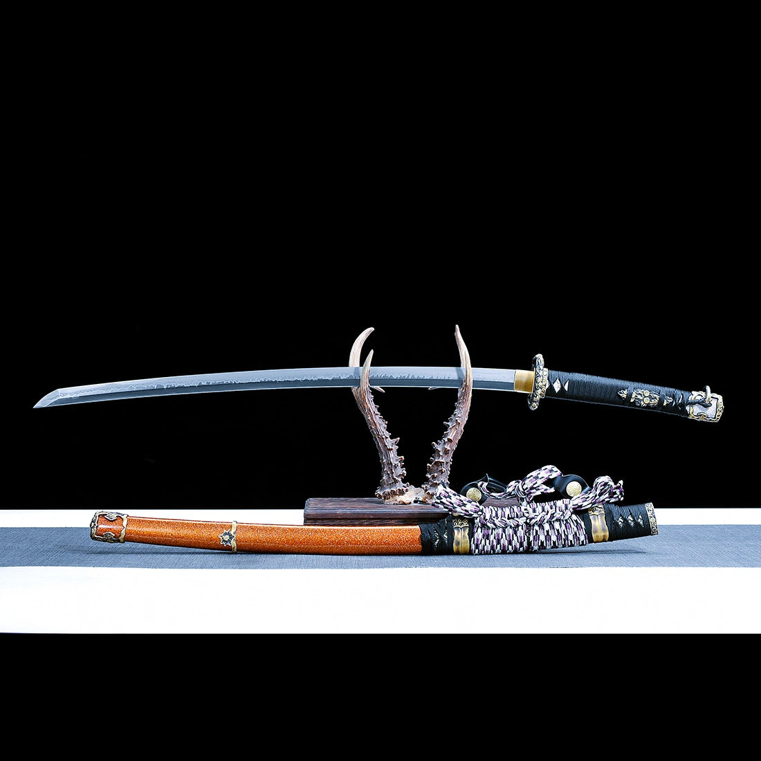 Real Tachi Sword – Handmade T10 High Carbon Steel Blade – Full Tang – Orange – Collector’s Edition