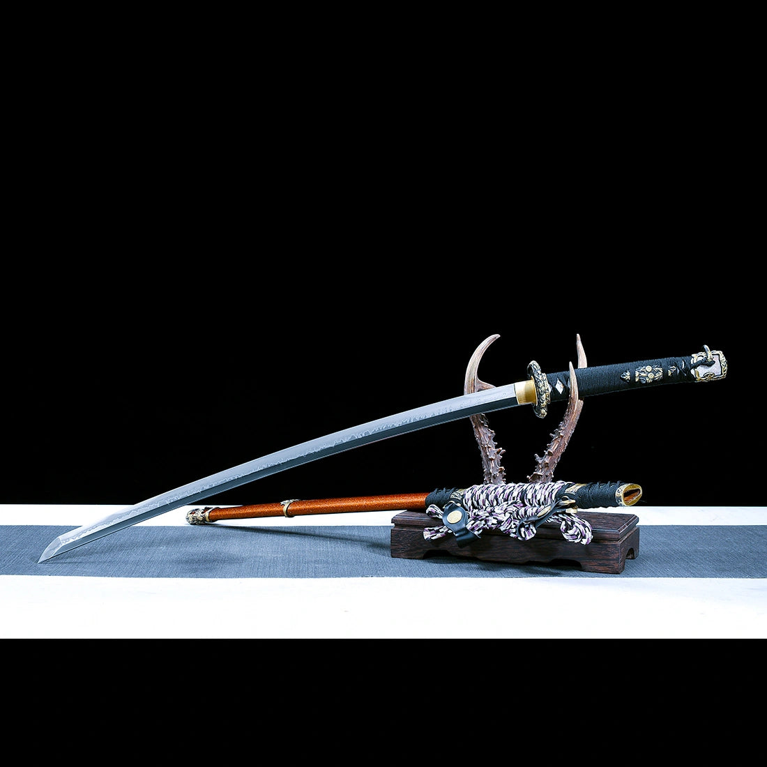 Real Tachi Sword – Handmade T10 High Carbon Steel Blade – Full Tang – Orange – Collector’s Edition